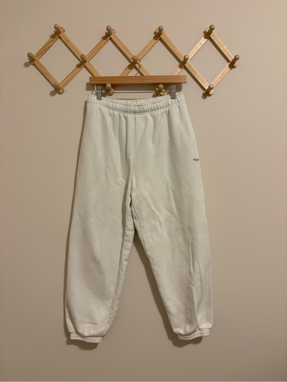 TNA Aritzia White Cozy Fleece Jogger Sweatpants size Medium